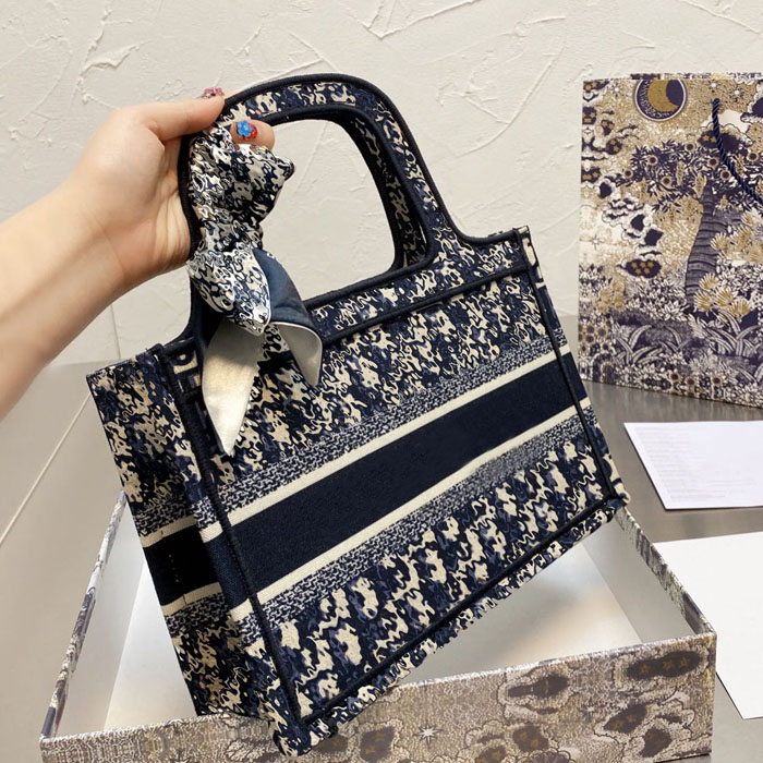 with box women Mini book tote luxurys shopping bag small totes canvas designers handbags floral designs oblique womens bookbag
with box women Mini book tote luxurys shopping bag small totes canvas designers handbags floral designs oblique womens bookbag