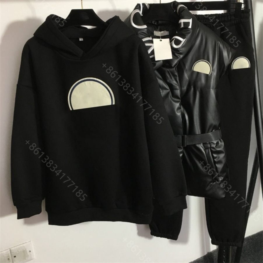 2021ss winter brand women Tracksuit hoodies pants down vest 3-piece logo fashion designer sports set top quality long sleeve running fitness female sportswear m1
2021ss winter brand women Tracksuit hoodies pants down vest 3-piece logo fashion designer sports set top quality long sleeve running fitness female sportswear m1