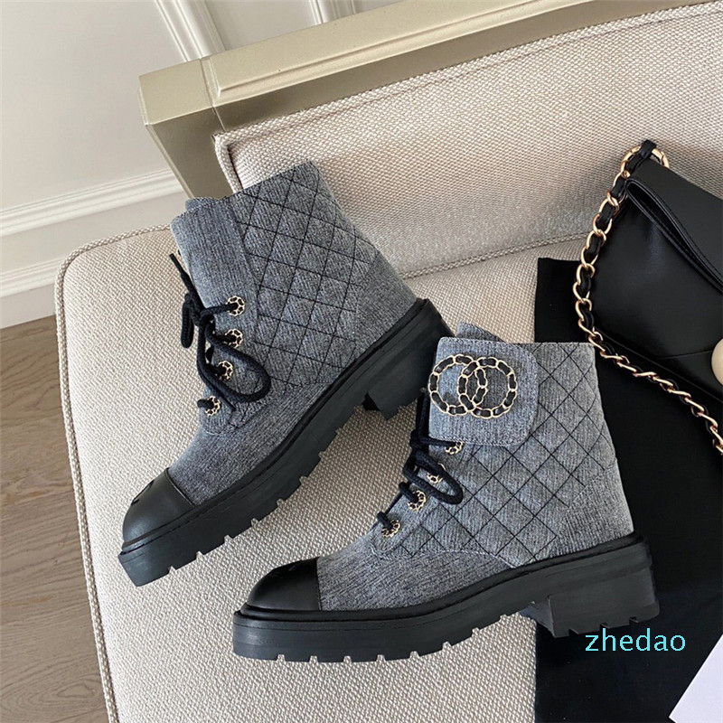 designer Interlocking chunky platform ankle boots lace-up shoes combat boot chains buckled low heel Martin booties luxury, Blue denim
designer Interlocking chunky platform ankle boots lace-up shoes combat boot chains buckled low heel Martin booties luxury, Blue denim
