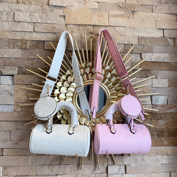 Original style ladies fashion bags luxury designer 100% leather personality versatile two-in-one pillow handbag simple tote diagonal envelope
Original style ladies fashion bags luxury designer 100% leather personality versatile two-in-one pillow handbag simple tote diagonal envelope