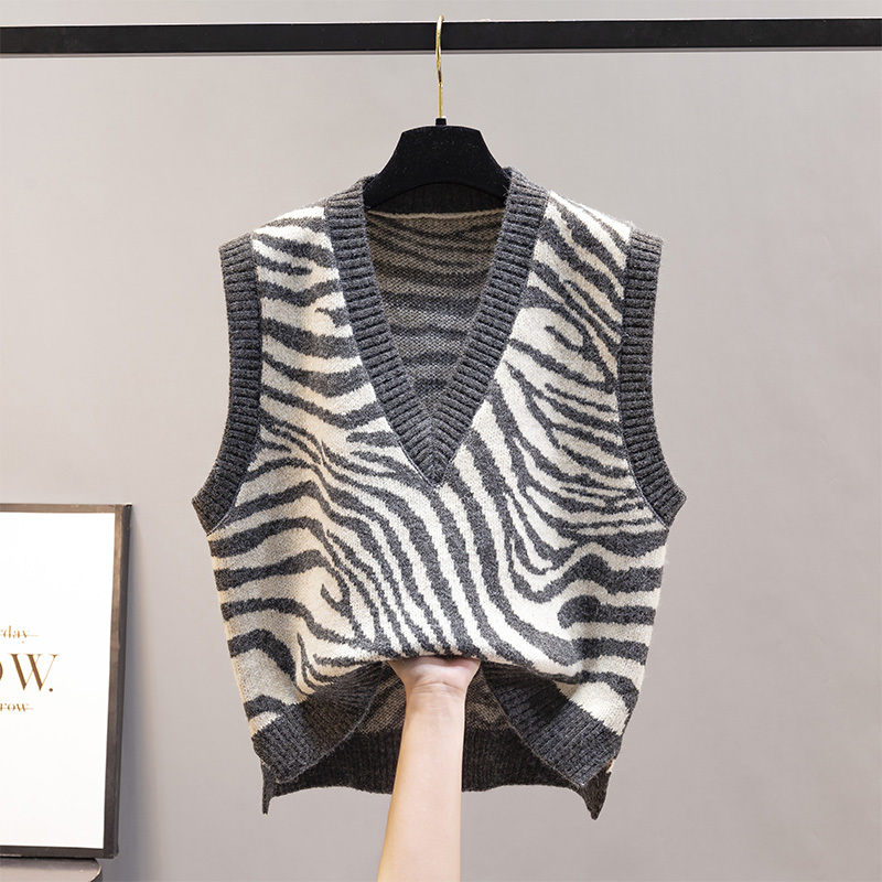 Waistcoat vest jacket autumn knit women's sweater winter zebra pattern outer wear loose Korean style 210525, Dark brown
Waistcoat vest jacket autumn knit women's sweater winter zebra pattern outer wear loose Korean style 210525, Dark brown
