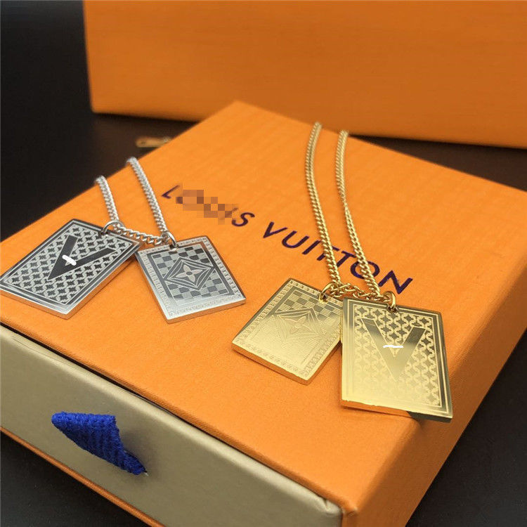 LHip Hop Custom Name Baguette Letter Pendant Necklace With Free Rope Chain Gold Silver Bling Zirconia Men Pendant Jewelry Box
LHip Hop Custom Name Baguette Letter Pendant Necklace With Free Rope Chain Gold Silver Bling Zirconia Men Pendant Jewelry Box