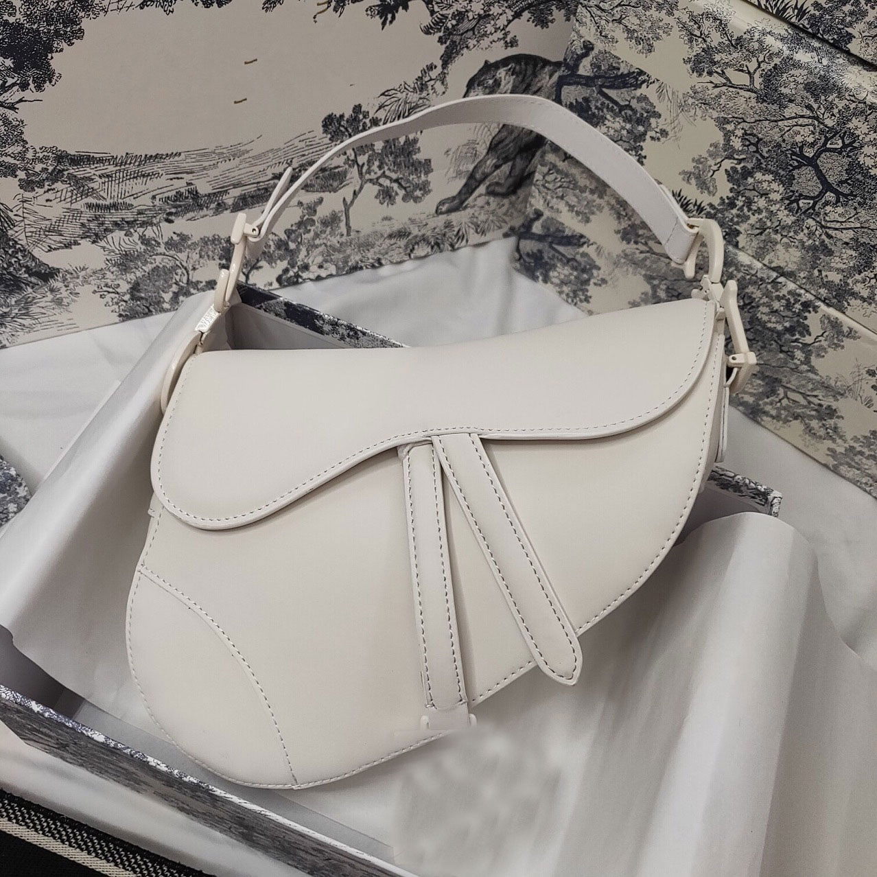 Handbag Matte Saddle Bags Women Luxurys Designers 2021 Fashion Letter Shoulder High Quality Genuine Leather Messenger Bag Designer Crossbody Gift Box
Handbag Matte Saddle Bags Women Luxurys Designers 2021 Fashion Letter Shoulder High Quality Genuine Leather Messenger Bag Designer Crossbody Gift Box