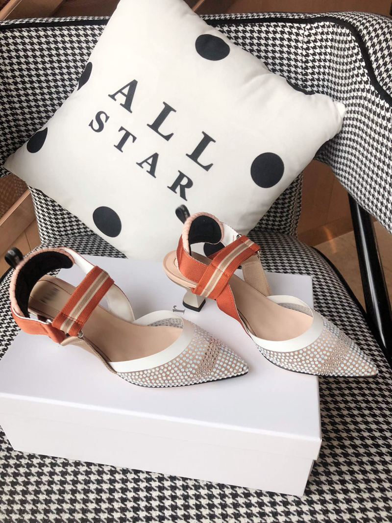 2021 Good Quality Fashion Women Luxurys Designers Shoes Designer Sandals Womens Luxury High Heels Sandal Dress Shoess With Box Size 35-41 -N323, Split
2021 Good Quality Fashion Women Luxurys Designers Shoes Designer Sandals Womens Luxury High Heels Sandal Dress Shoess With Box Size 35-41 -N323, Split