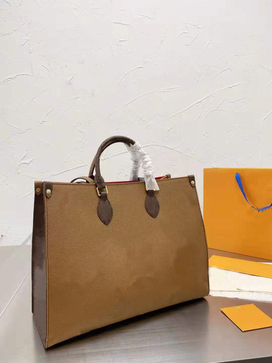 Mother Handbag Designer Shoulder Bags Luxury Designers Tote Bag Women Handbags Two Sizes A/B face material 1:1 quality Purse Fashion Pocket, 40*31cm
Mother Handbag Designer Shoulder Bags Luxury Designers Tote Bag Women Handbags Two Sizes A/B face material 1:1 quality Purse Fashion Pocket, 40*31cm