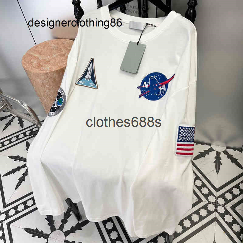 Fashion Hoodies Balencaigas T-shirts Designers Fall Space Nasa Co Branded Series Long Sleeve Bottomed T-shirt IRWN, White
Fashion Hoodies Balencaigas T-shirts Designers Fall Space Nasa Co Branded Series Long Sleeve Bottomed T-shirt IRWN, White