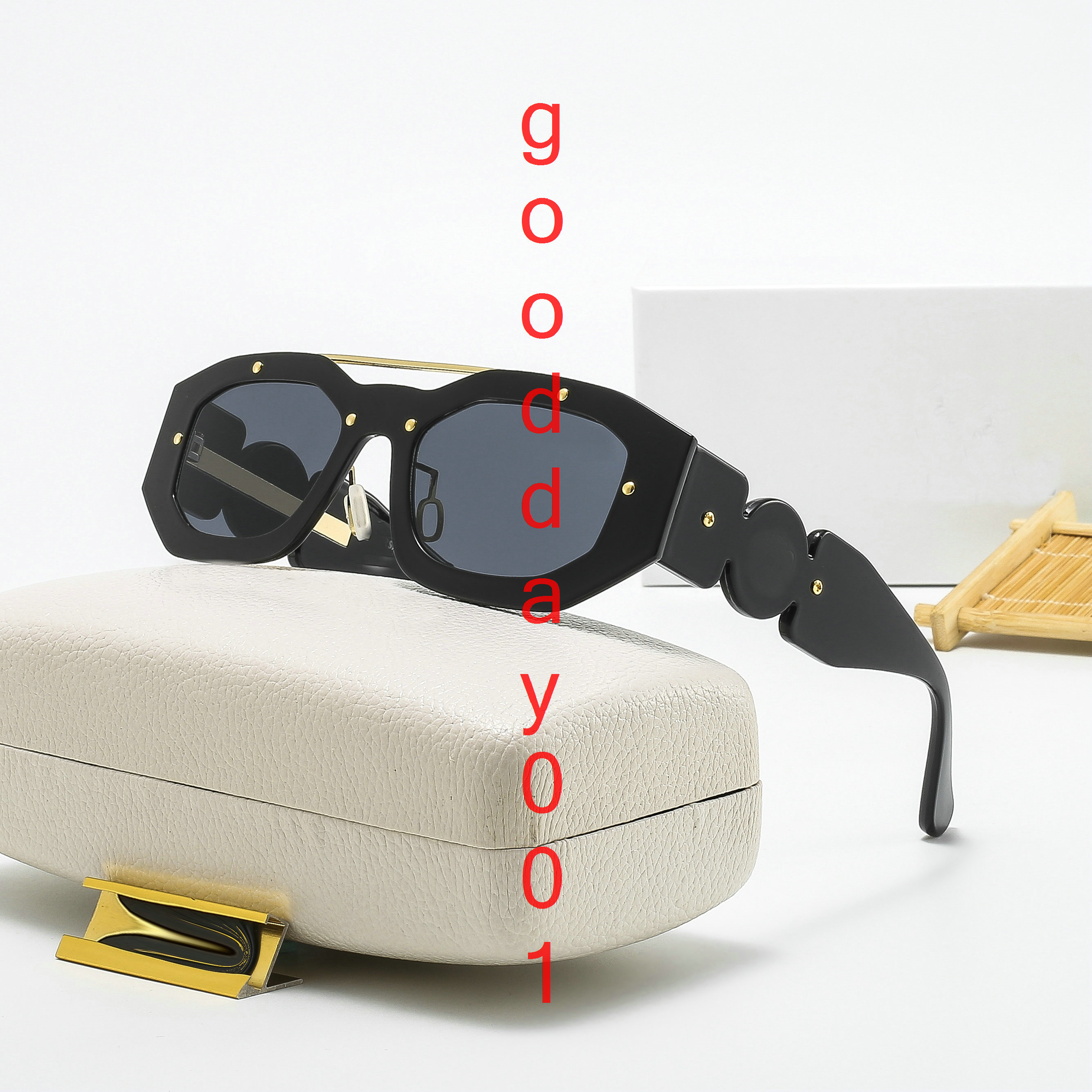 2022 Meduser Sunglasses Women Fashion Vintage Small Round Frame Shades Men Brand Designer Luxury Biggie Sun Glasses Uv400 Oversized Eyewear Sonnenbrillen
2022 Meduser Sunglasses Women Fashion Vintage Small Round Frame Shades Men Brand Designer Luxury Biggie Sun Glasses Uv400 Oversized Eyewear Sonnenbrillen
