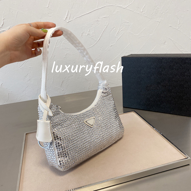 Latest Diamond Women Shoulder Bag 2021 Summer 8 Color Underarm Purses Fashion Lady Designers Luxurys Brand Handbags Bling Nylon High Quality
Latest Diamond Women Shoulder Bag 2021 Summer 8 Color Underarm Purses Fashion Lady Designers Luxurys Brand Handbags Bling Nylon High Quality