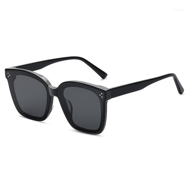 Sunglasses STANDING Round Female DESIGN Vintage Travel Driving Sun Glasses For Women Gafas De Sol Masculino1
Sunglasses STANDING Round Female DESIGN Vintage Travel Driving Sun Glasses For Women Gafas De Sol Masculino1