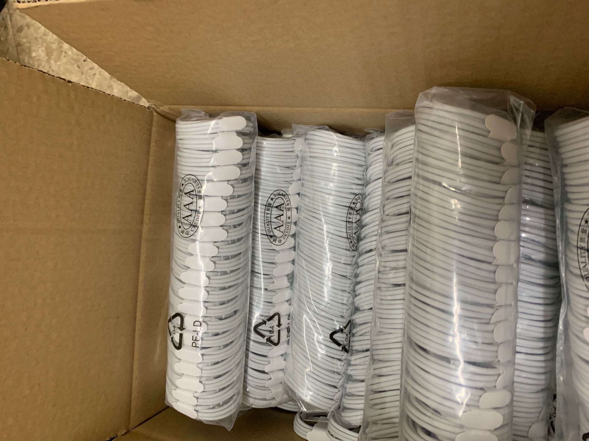 100pcs 7 generation 1m/3ft 2m/6ft cables USB For 8 XS High quality Data Sync Charge phone Cable, White
100pcs 7 generation 1m/3ft 2m/6ft cables USB For 8 XS High quality Data Sync Charge phone Cable, White