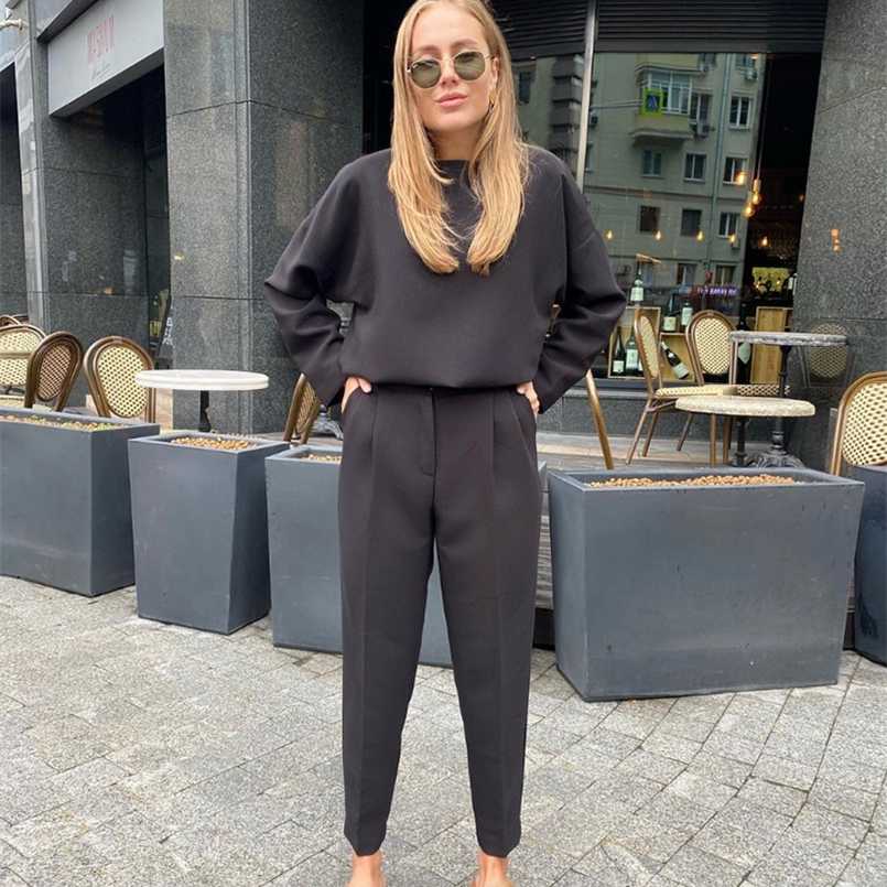 WOTWOY Elegant Knitted Two Piece Set Women Spring Cotton Outfit Office Lady Suit Pants and Tops Female Black White Pullover Sets 211109, 20299-black
WOTWOY Elegant Knitted Two Piece Set Women Spring Cotton Outfit Office Lady Suit Pants and Tops Female Black White Pullover Sets 211109, 20299-black
