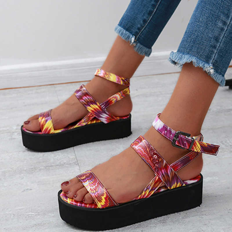 Women Mixed Color Platform Sandals 2021 Woman Colorful Print Ankle Strap Flat Summer Ladies Beach Shoes Female Footwear Big Size Y0721, Green
Women Mixed Color Platform Sandals 2021 Woman Colorful Print Ankle Strap Flat Summer Ladies Beach Shoes Female Footwear Big Size Y0721, Green