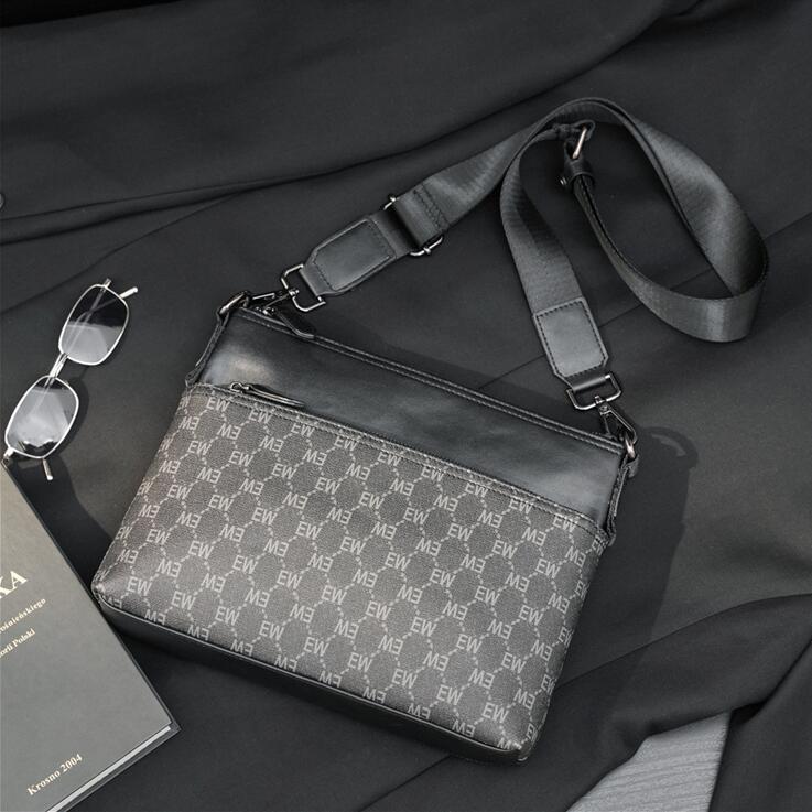 Wholesale factory leather men bag simple atmospheric printing backpack business fashion leather briefcase street trend contrast crossbody bags, Black
Wholesale factory leather men bag simple atmospheric printing backpack business fashion leather briefcase street trend contrast crossbody bags, Black