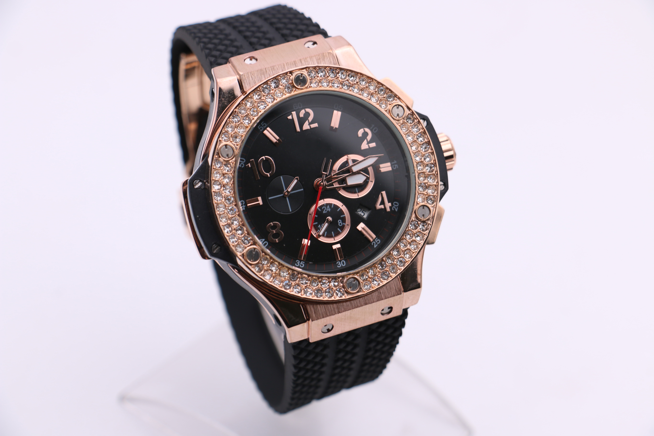 Fashion modern casual men's mechanical watch gold diamond stainless steel case side ring red needle multi-function dial calendar rubber strap 50mm, Multi-color
Fashion modern casual men's mechanical watch gold diamond stainless steel case side ring red needle multi-function dial calendar rubber strap 50mm, Multi-color