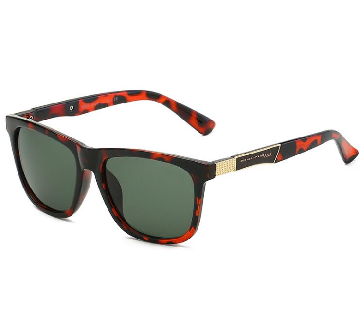 9926 designer sunglasses hexagonal flat glass lenses men women male female sunglass with brown or black leather case,all retailing accessories!
9926 designer sunglasses hexagonal flat glass lenses men women male female sunglass with brown or black leather case,all retailing accessories!