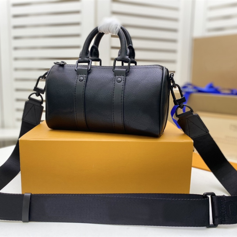 High quality leather city Keepall bag shoulder Bags Lychee pattern fabric handbag the detailed design is made of black and white Damier Distorted canvas
High quality leather city Keepall bag shoulder Bags Lychee pattern fabric handbag the detailed design is made of black and white Damier Distorted canvas