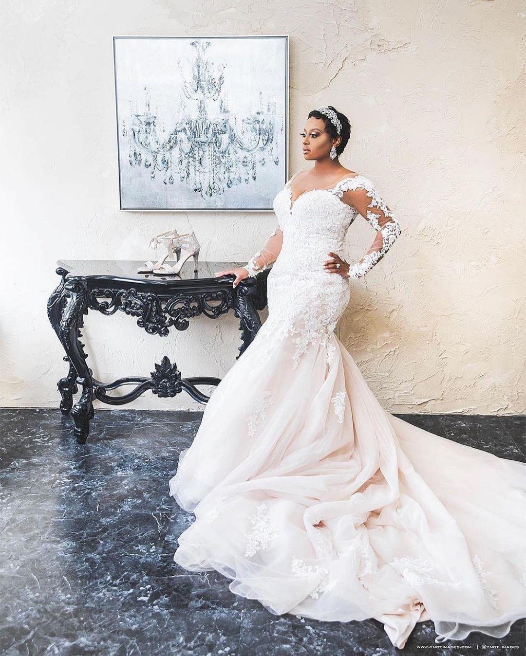 Plus Size Mermaid Wedding Dresses 2022 Covered Buttons Back Illusion Long Sleeve Full Lace Applique African Trumpet Bridal Gowns Robes