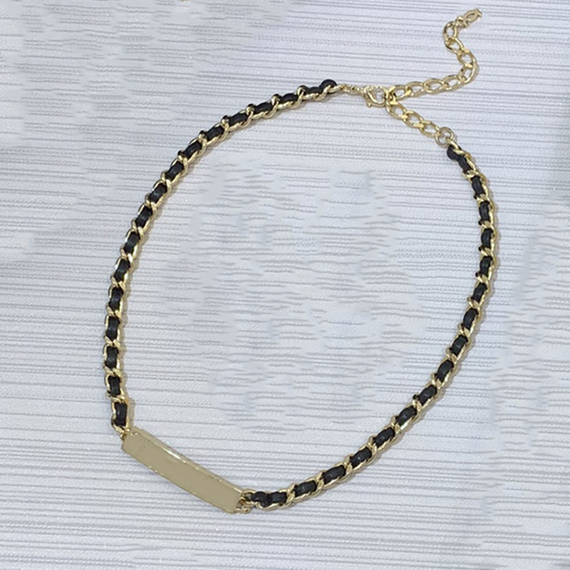 Luxury Designer Choker Necklaces Pendants Classic Leather Necklace for women High Quality Party Gifts, Golden;silver
Luxury Designer Choker Necklaces Pendants Classic Leather Necklace for women High Quality Party Gifts, Golden;silver