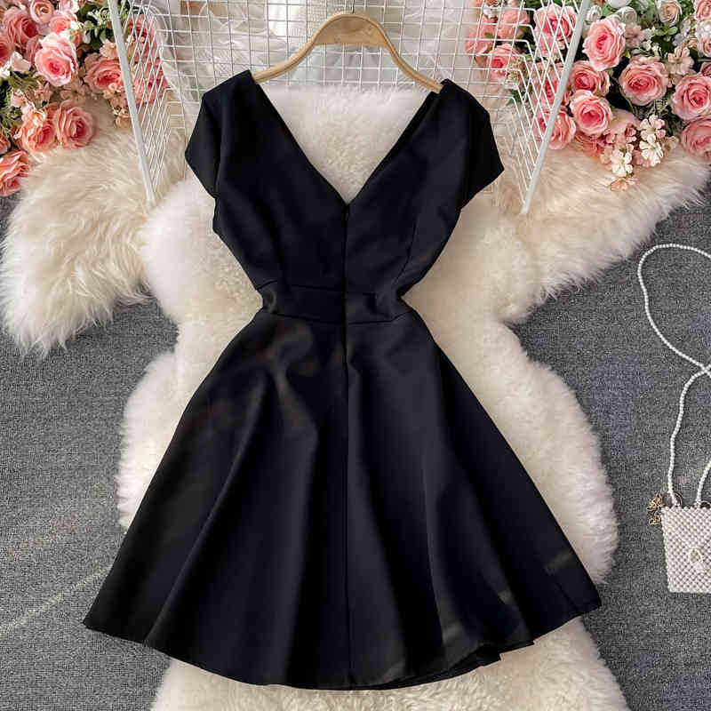 Kimutomo Chic Bow High Waist Black Dress Women Elegant Summer Fashion V-neck Backless Slim A-line Solid Color Vestido Femme 210521