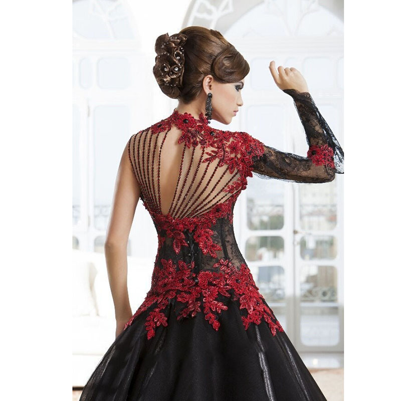 Victorian Gothic Masquerade Wedding Dress High Neck Appliques Lace Beaded Red and Black Long Ball Bridal Gowns Vintage Corset Plus Size Bride Dresses 