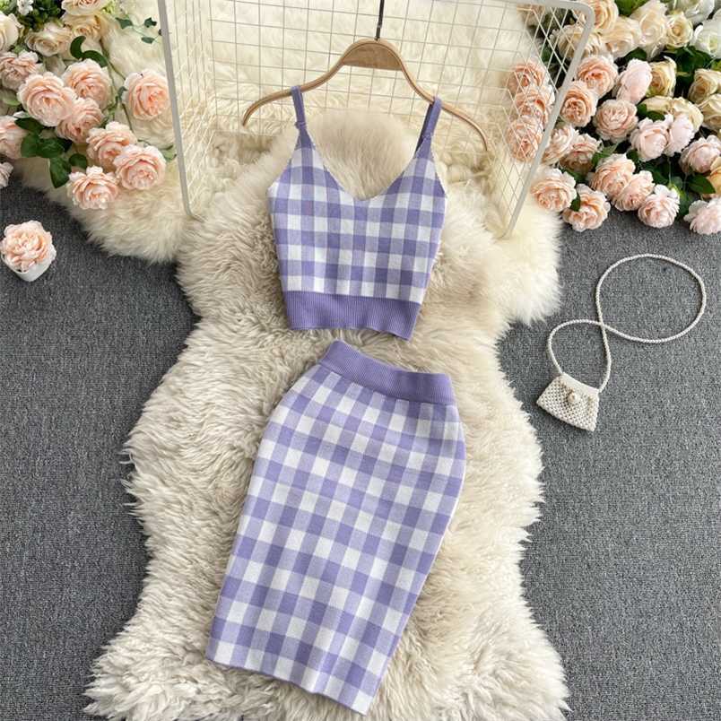 Sweet Plaid Knitted Two Piece Set Women Sexy Crop Top + Bodycon Mini Skirt Set Girls Short Vest & Skirt Suits 2pcs Women Outfits 211109, Wine
Sweet Plaid Knitted Two Piece Set Women Sexy Crop Top + Bodycon Mini Skirt Set Girls Short Vest & Skirt Suits 2pcs Women Outfits 211109, Wine
