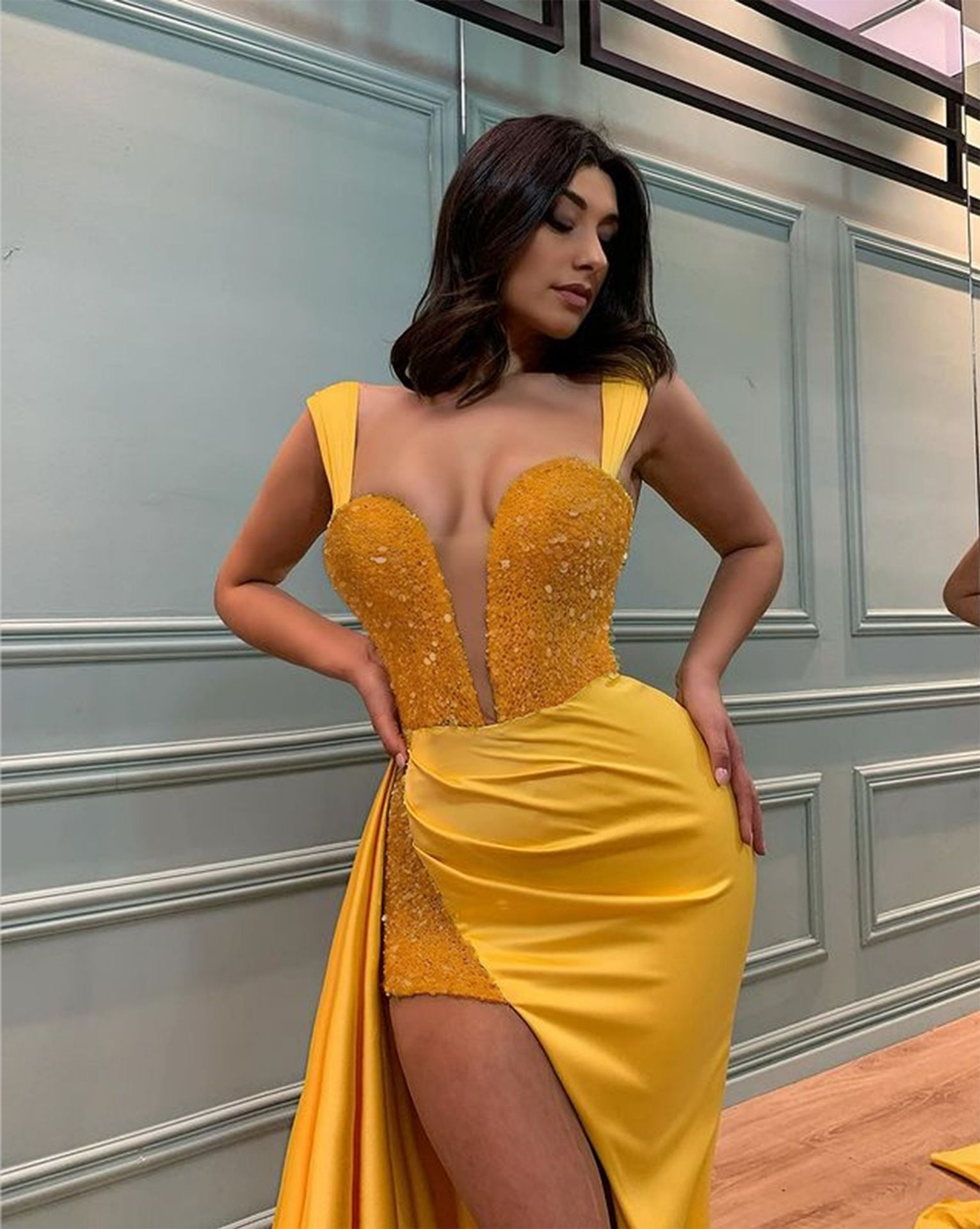 Sexy Straps Evening Dresses Satin Sequined Glitter Prom Party Special Occasion Dress Sleeveless Long Pageant Gowns For Women Black Girls 2021 Vestidos