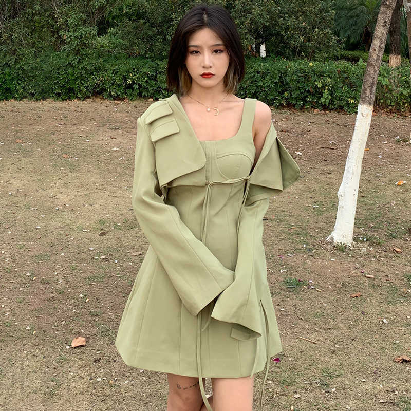 DEAT Women High Waist Short Suit Coat Suspender Mini Dress Solid Color Two Piece Set Fashion Spring Summer 11B132 210709