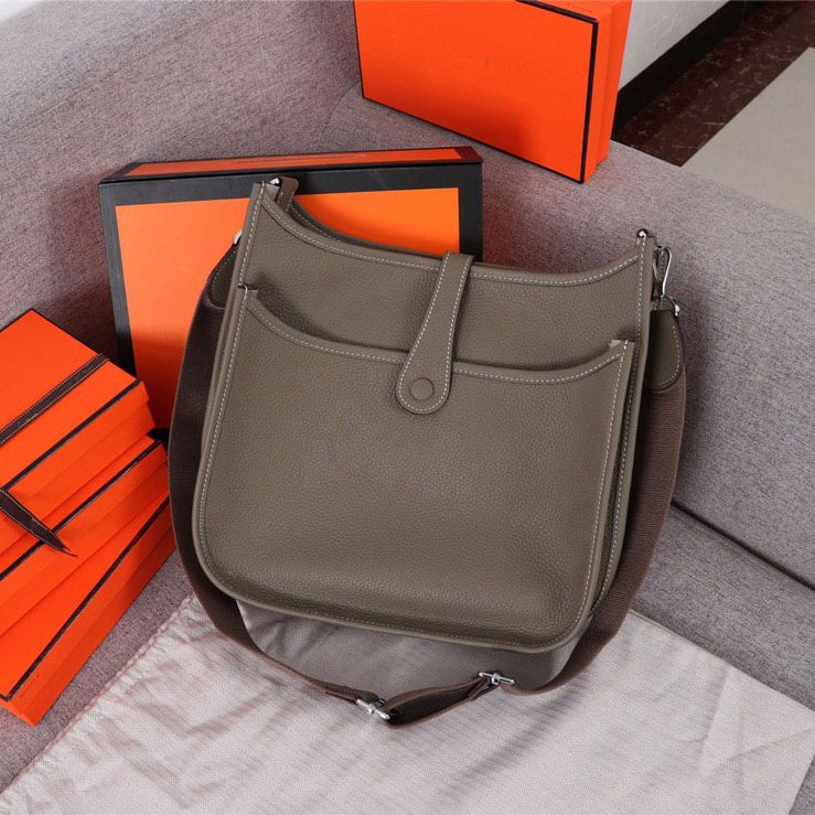 Designer Handbags Crossbody Bags top leather material classic retro style men women shoulder bag 28 styles design
Designer Handbags Crossbody Bags top leather material classic retro style men women shoulder bag 28 styles design