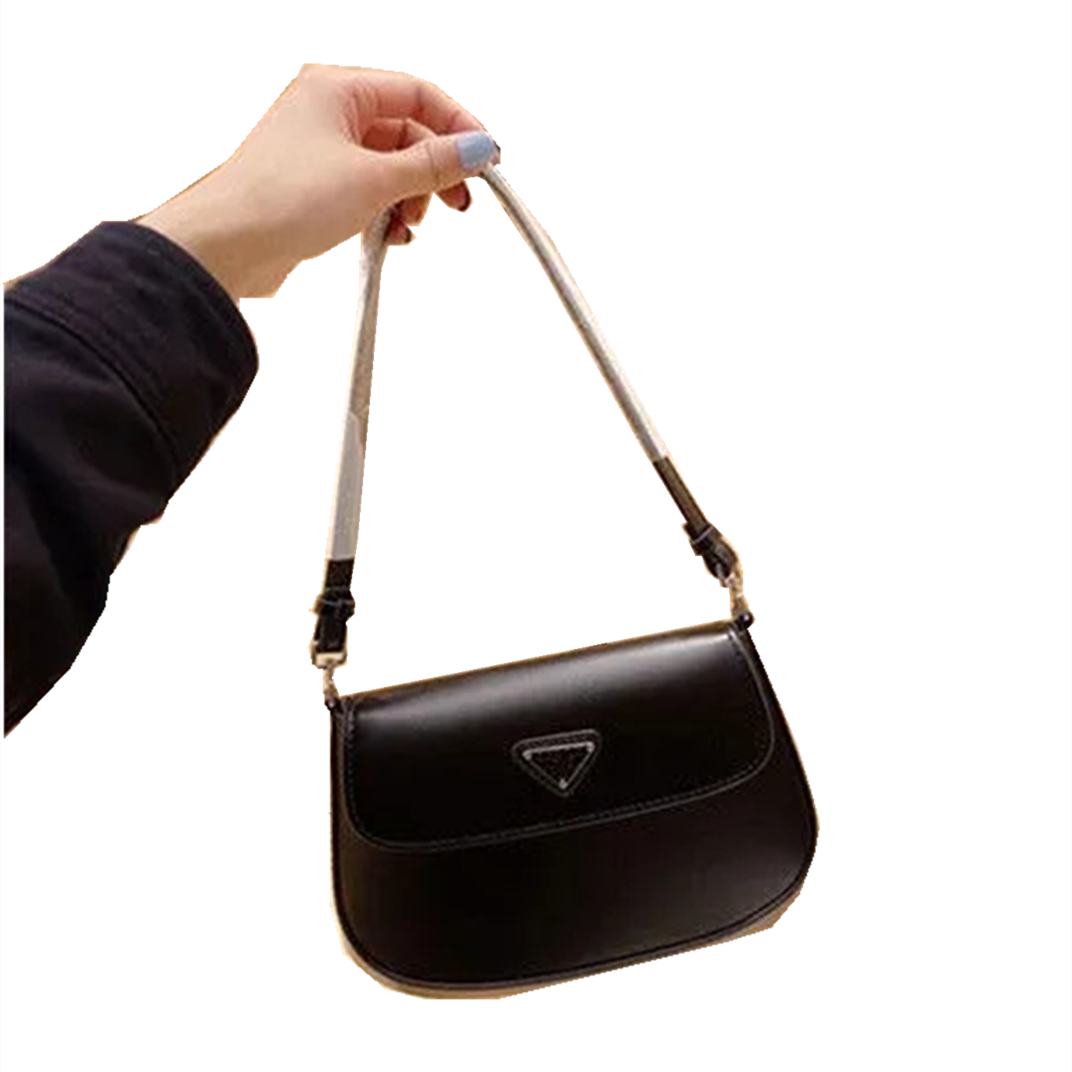 New high quality retro bright face single shoulder armpit bag minority design girl leisure, Packing box
New high quality retro bright face single shoulder armpit bag minority design girl leisure, Packing box