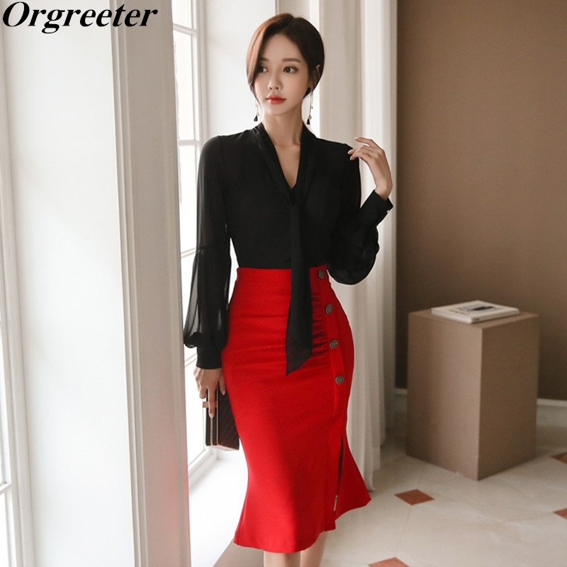 Sexy Black Chiffon Shirt and Red Fishtail Skirt 2 Piece Set Women V-neck Lantern sleeve Top Button Split S- 210525
Sexy Black Chiffon Shirt and Red Fishtail Skirt 2 Piece Set Women V-neck Lantern sleeve Top Button Split S- 210525