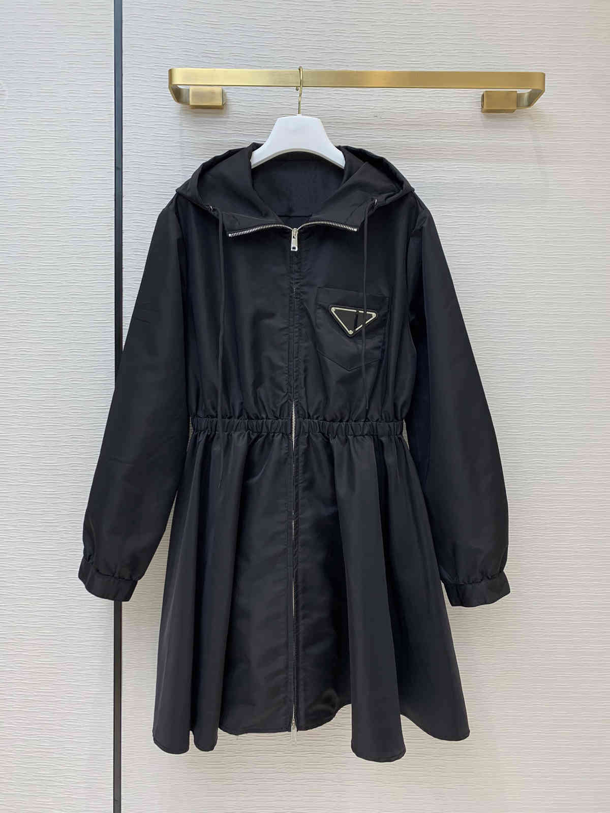 Women' Trench Coats Spring Fall Luxury Design Premium Quality Nylon Hooded Casual Black Windbreaker Rain Coat EPCL, 1# shoe box
Women' Trench Coats Spring Fall Luxury Design Premium Quality Nylon Hooded Casual Black Windbreaker Rain Coat EPCL, 1# shoe box
