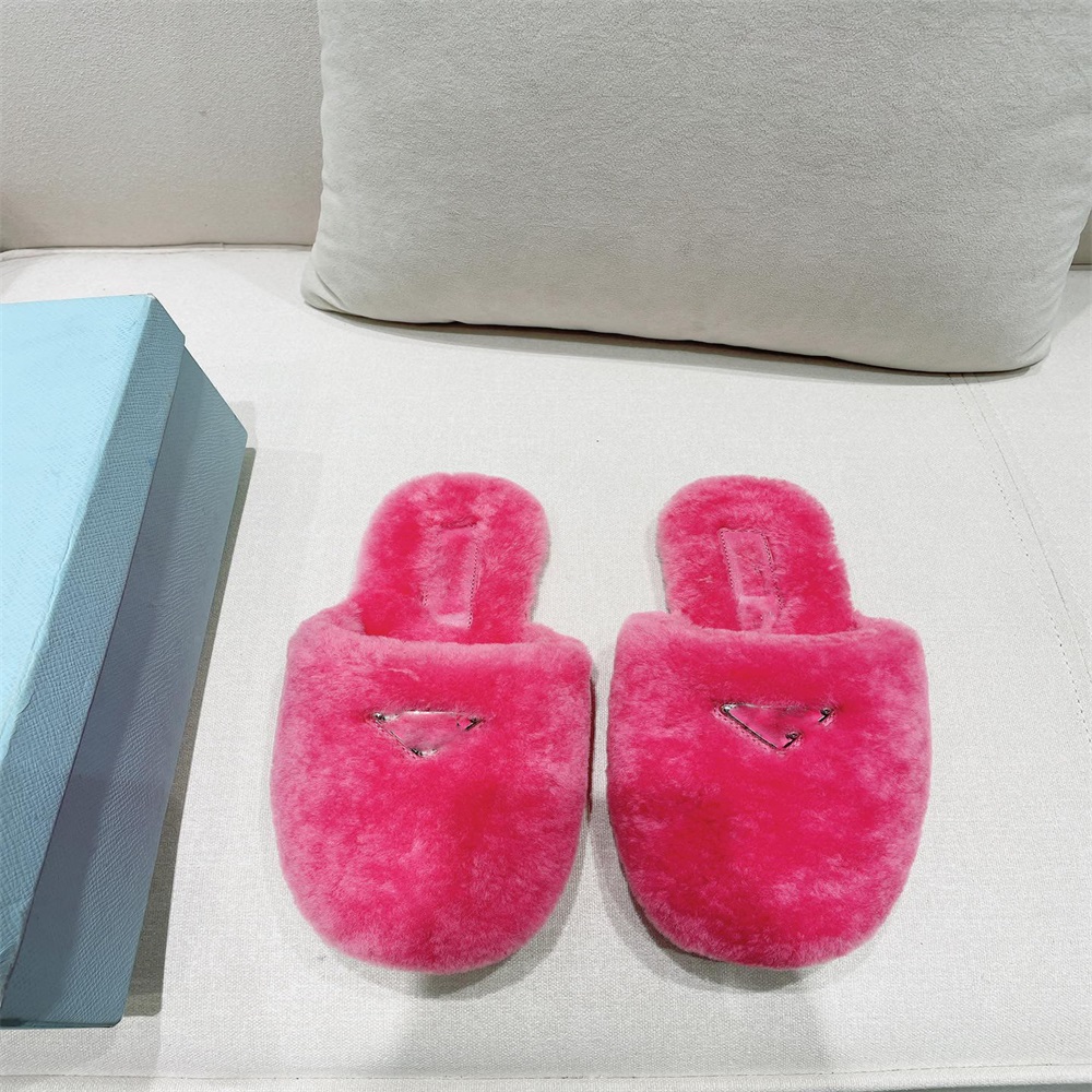 Designer Women Wool Slippers Fashionable Winter Warm Fur Flat Heeled Loafers Slip-On Furry Slipper Top Quality Comfortable Cosy, Black
Designer Women Wool Slippers Fashionable Winter Warm Fur Flat Heeled Loafers Slip-On Furry Slipper Top Quality Comfortable Cosy, Black