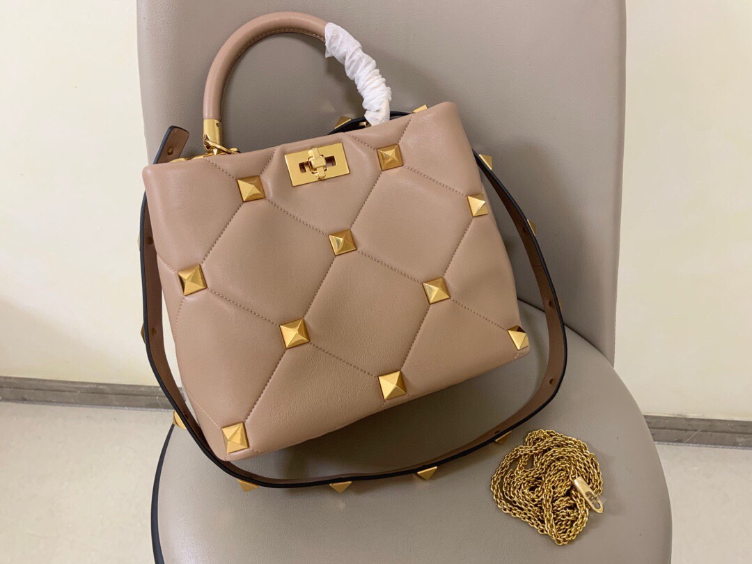 Sale Elegant and attractive shoulder bags fashion ladies design With metal chain strap crossbody high quality Sheep leather bag womans handbag, Dark khaki
Sale Elegant and attractive shoulder bags fashion ladies design With metal chain strap crossbody high quality Sheep leather bag womans handbag, Dark khaki