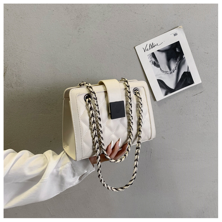 HBP Winter texture leather designer shoulder bags Lingge embroidery thread High-quality Luxury lady chain bag multiple colour Trendy fashion
HBP Winter texture leather designer shoulder bags Lingge embroidery thread High-quality Luxury lady chain bag multiple colour Trendy fashion