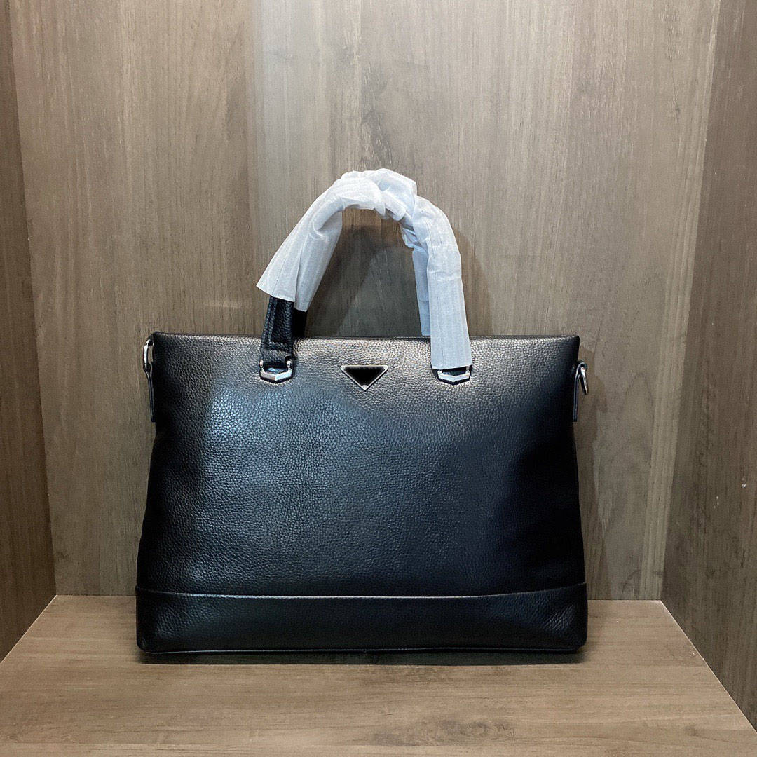 2021 New Luxurys Designers Bags Men handbags shoulder bags Purses Genuine Leather backpacks Tote Messenger Bag Briefcases laptop bag wallets, B+logo
2021 New Luxurys Designers Bags Men handbags shoulder bags Purses Genuine Leather backpacks Tote Messenger Bag Briefcases laptop bag wallets, B+logo