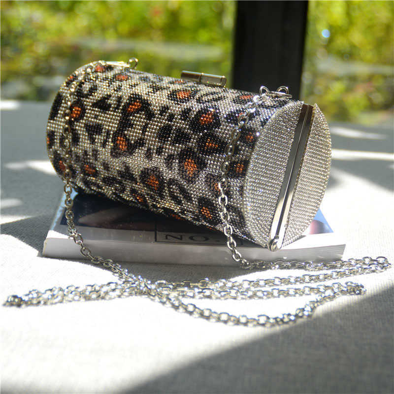2021 New Leopard printing Crystal Diamond Evening Clutch Bag women's Round small Purse Luxury designer chain shoulder bag FTB354 Q0709
2021 New Leopard printing Crystal Diamond Evening Clutch Bag women's Round small Purse Luxury designer chain shoulder bag FTB354 Q0709