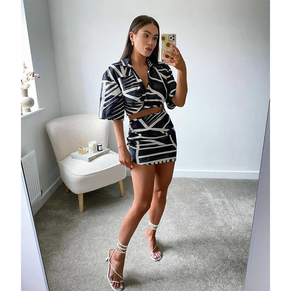 Women Two piece set Cropped Shirt & Pleated Mini Skirt Casual Fashion Summer Women Outfit Dress Sets ensemble femme 210708