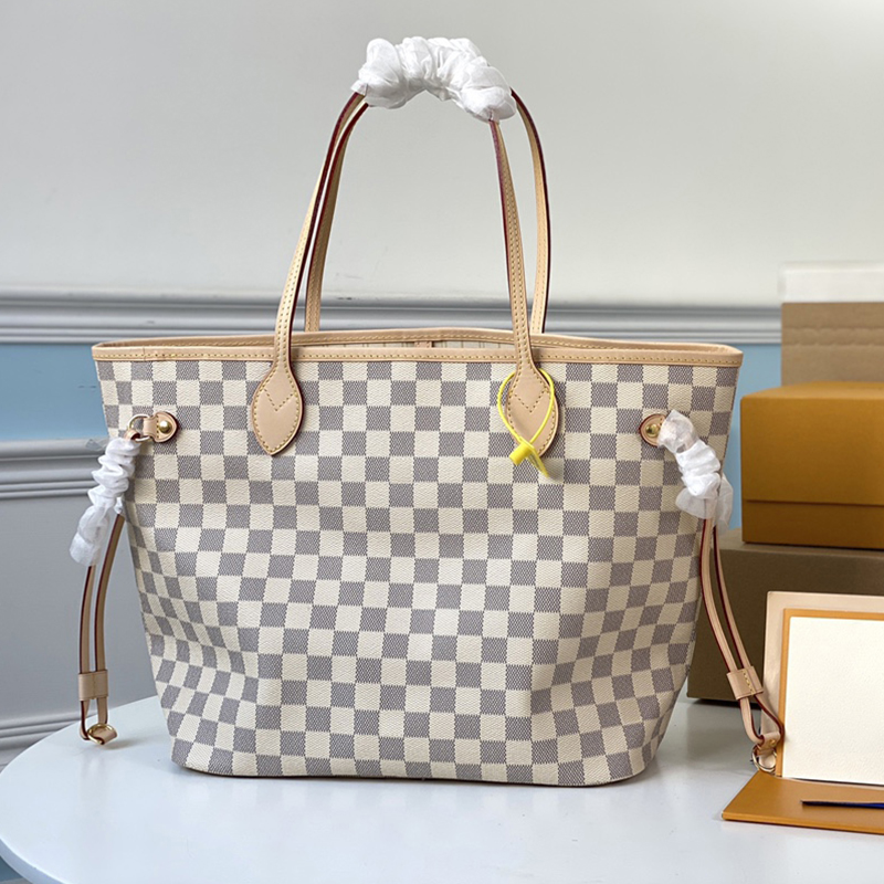2020 New style Exquisite detail Fresh fabric lining Removable zippered bag Can be used as an extra pocket Delicate handbag 400995 bag
2020 New style Exquisite detail Fresh fabric lining Removable zippered bag Can be used as an extra pocket Delicate handbag 400995 bag