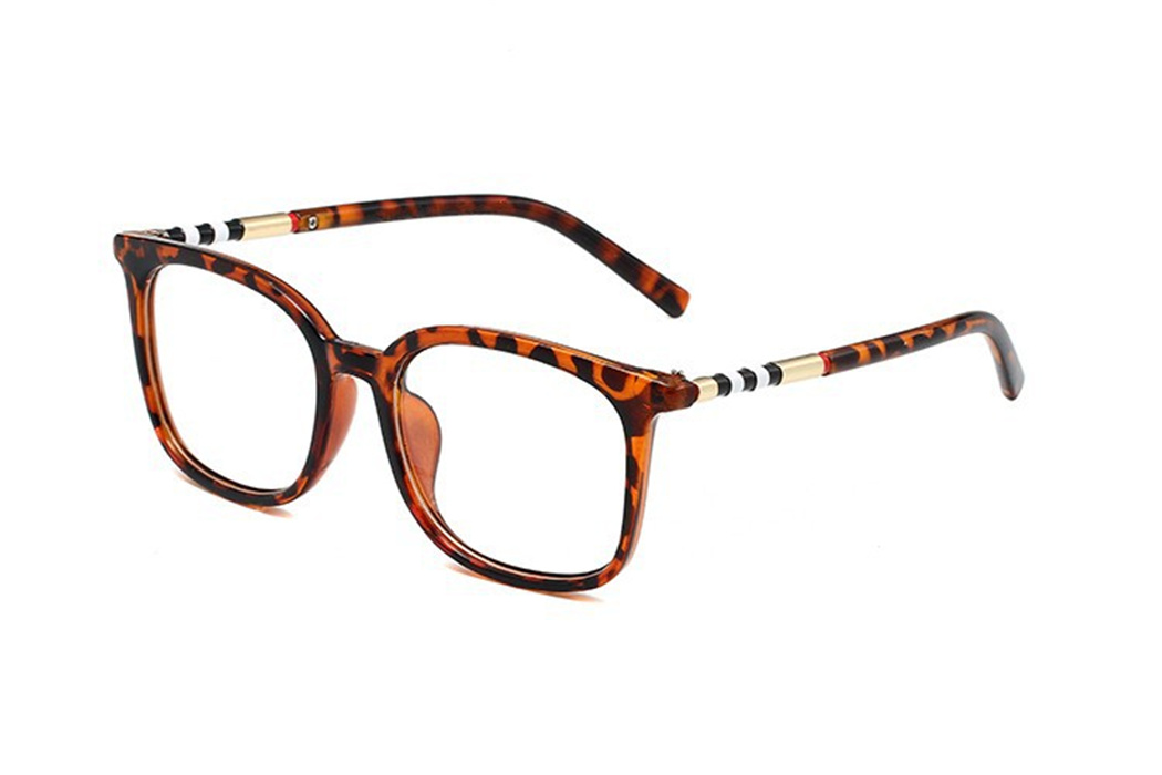 44-322 Designer Sunglasses Men Women Eyeglasses Outdoor Shades Flowers PC Frame Fashion Classic Lady Sun glasses Mirrors for Womens with box case
44-322 Designer Sunglasses Men Women Eyeglasses Outdoor Shades Flowers PC Frame Fashion Classic Lady Sun glasses Mirrors for Womens with box case
