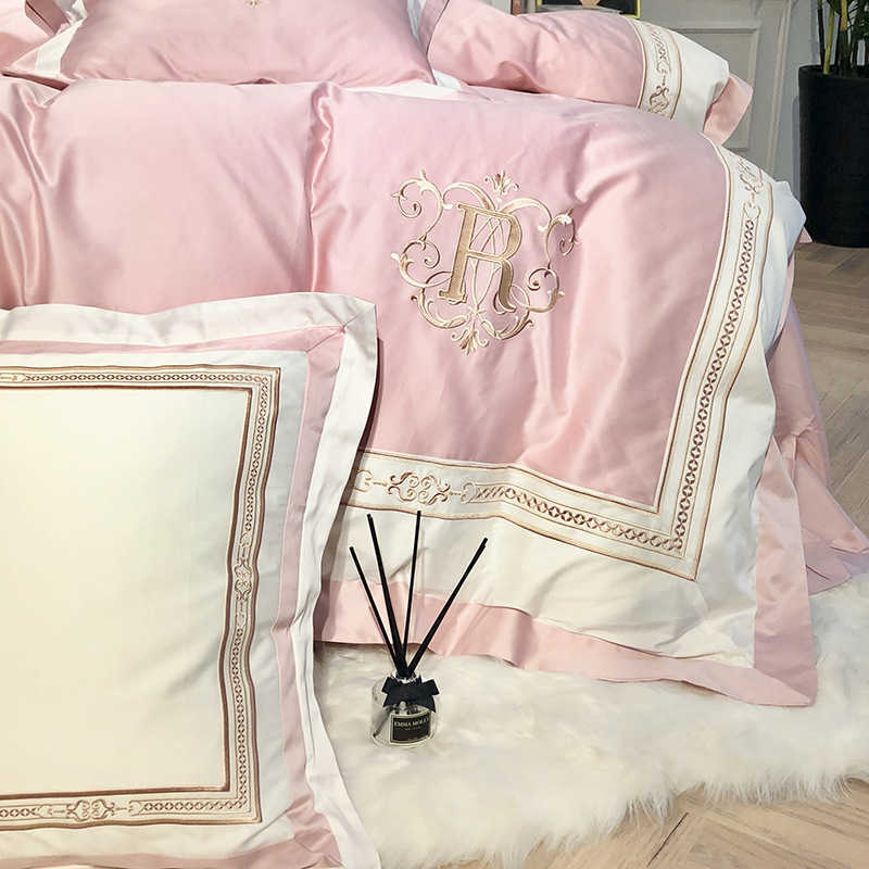 Type 140 thread count Egyptian cotton four piece embroidered splicing quilt cover all cotton 1.8m bedding
Type 140 thread count Egyptian cotton four piece embroidered splicing quilt cover all cotton 1.8m bedding