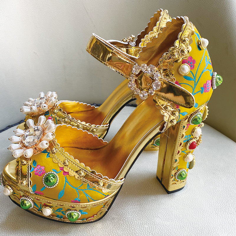2021 Ladies diamond Pearl embroider 14CM Chunky high heel SANDALS 3CM flatform open peep-toes European American palace SHOES 2 colours size 35-43, Blue
2021 Ladies diamond Pearl embroider 14CM Chunky high heel SANDALS 3CM flatform open peep-toes European American palace SHOES 2 colours size 35-43, Blue