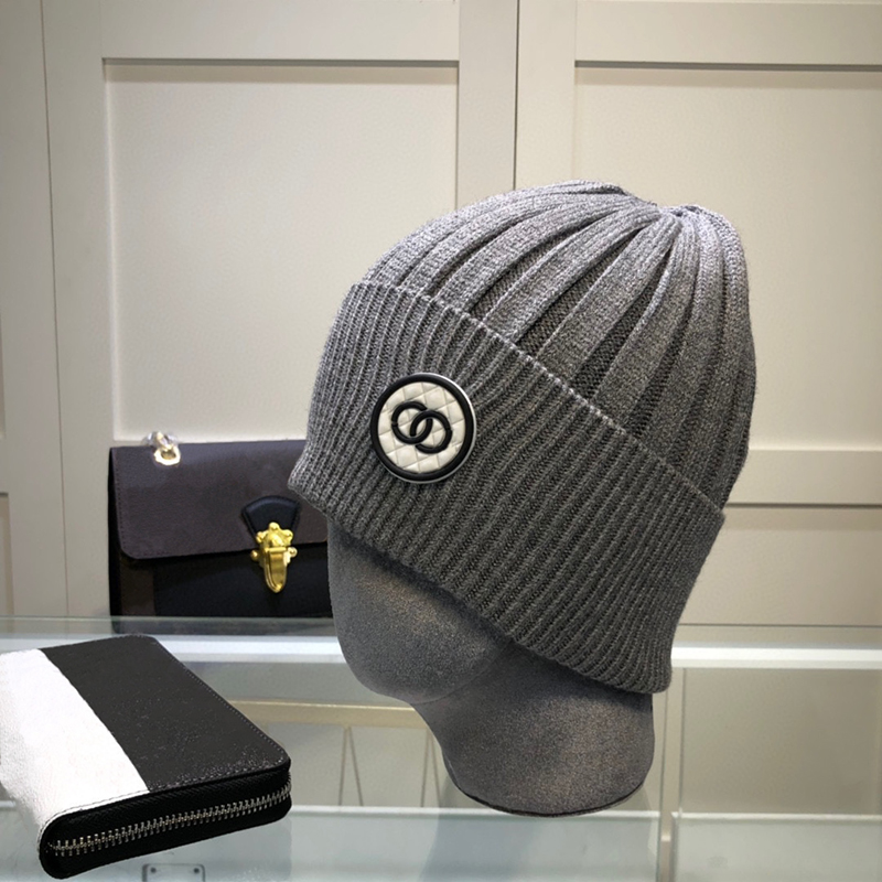 Fashion Designers Knitted Hat Men Women Winter Hats Luxurys Good Nice Casual Bonnet Thick Classic Sport Solid Color Warm Cap 2 colours, Box
Fashion Designers Knitted Hat Men Women Winter Hats Luxurys Good Nice Casual Bonnet Thick Classic Sport Solid Color Warm Cap 2 colours, Box