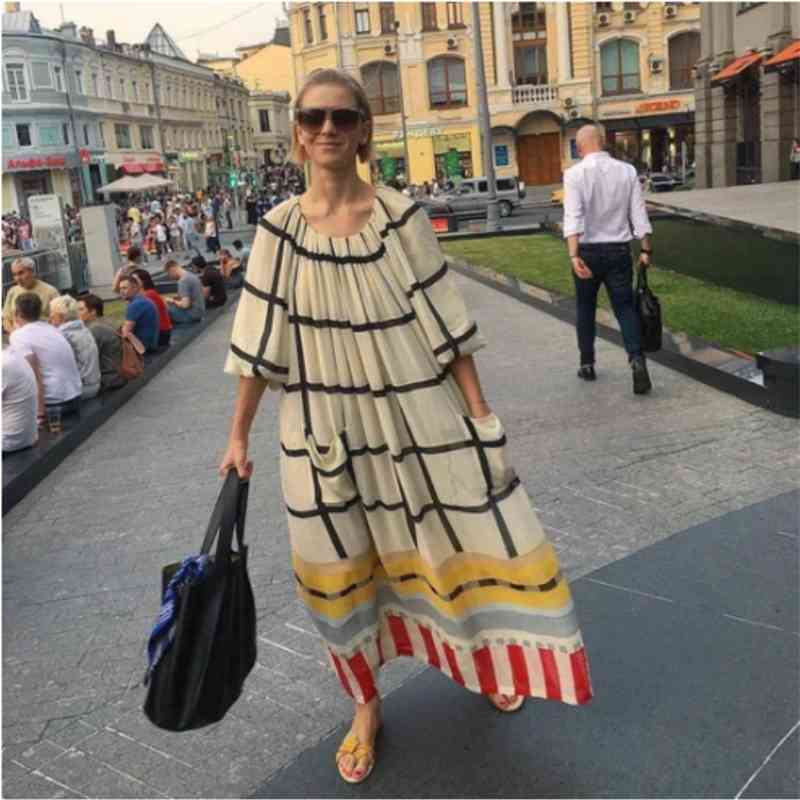 2020 autumn new women' dress hot spot Plaid print round neck long Holiday Beach skirt, Beige
2020 autumn new women' dress hot spot Plaid print round neck long Holiday Beach skirt, Beige