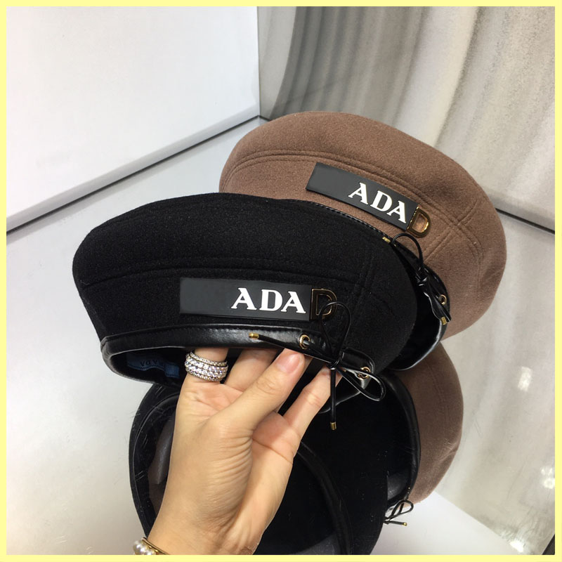 Winter Pu Berets Hat Designer Hat For Women Mens Cashmere Beanies Fitted Bucket Hats Luxury P Caps Bonnet Trucker Wholesale Good 21101404R, Brown
Winter Pu Berets Hat Designer Hat For Women Mens Cashmere Beanies Fitted Bucket Hats Luxury P Caps Bonnet Trucker Wholesale Good 21101404R, Brown