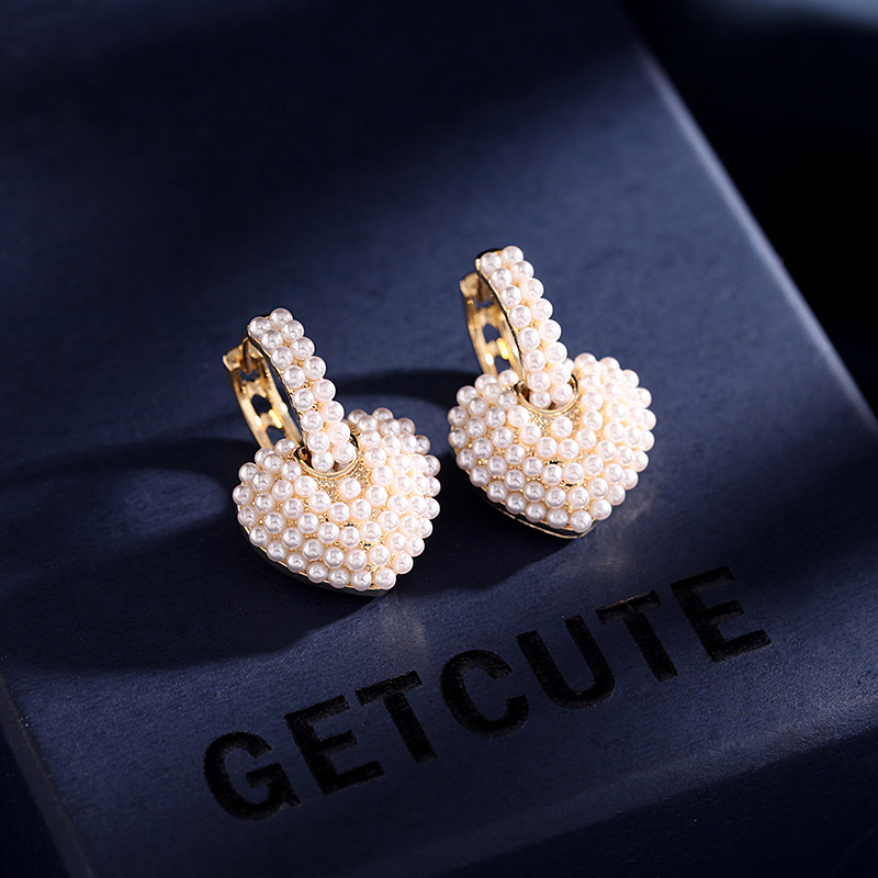 Korean fashion sweet stud earrings ear clips brand high-end luxury women's 18k gold plated pearl heart shape jewelry
Korean fashion sweet stud earrings ear clips brand high-end luxury women's 18k gold plated pearl heart shape jewelry