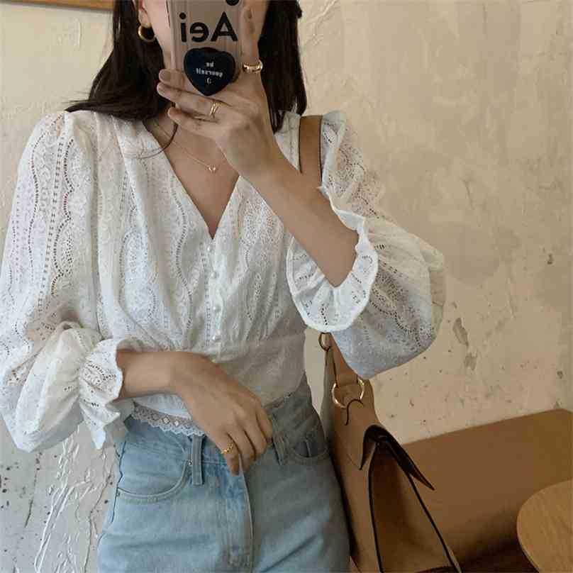 Korean V-Neck Lace Vintage Loose High Quality Retro Fashion Women Chic All Match Casual Tops Blouses 210525, Apricot
Korean V-Neck Lace Vintage Loose High Quality Retro Fashion Women Chic All Match Casual Tops Blouses 210525, Apricot
