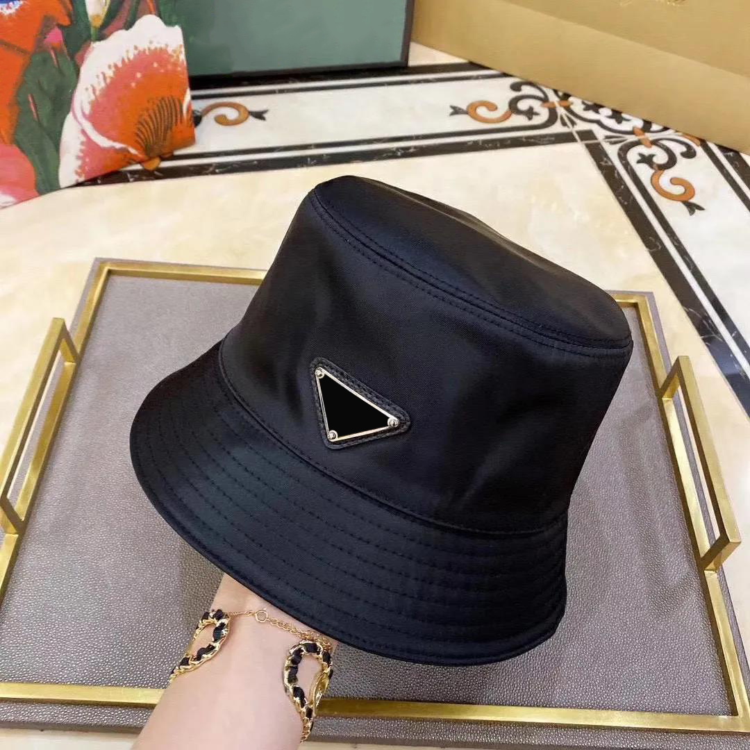Luxurys Designers Bucket Hat classic solid color Men and womencasquette fashion designer sun hats outdoor travel caps good, Blue;gray
Luxurys Designers Bucket Hat classic solid color Men and womencasquette fashion designer sun hats outdoor travel caps good, Blue;gray