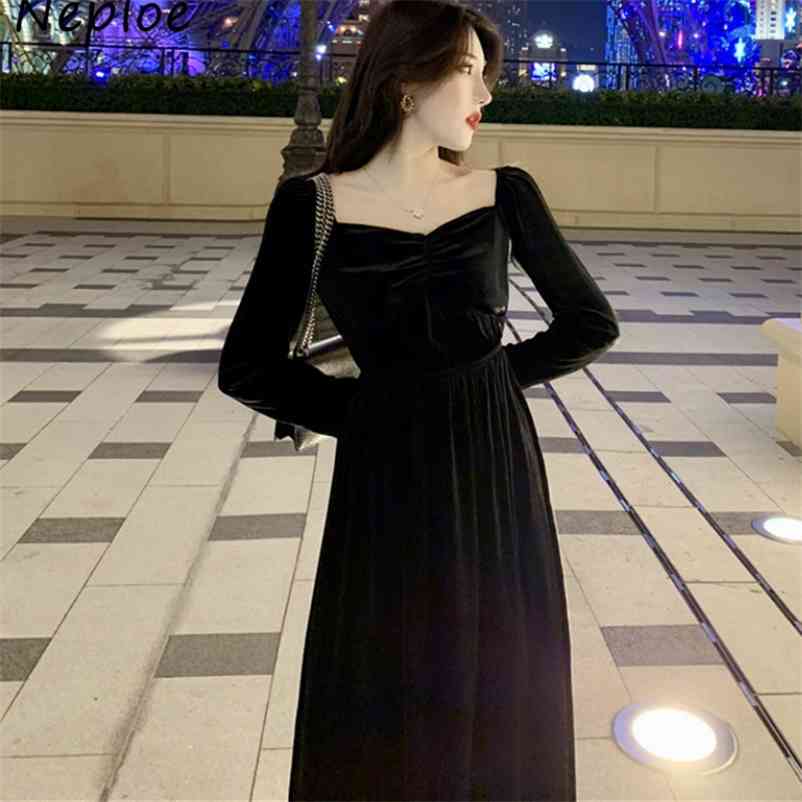 Autumn Sexy V-neck Slim Fit Dress French Style Vintage A-line Velvet Dresses Women Chic Exquisite Button Vestidos 210422Z
