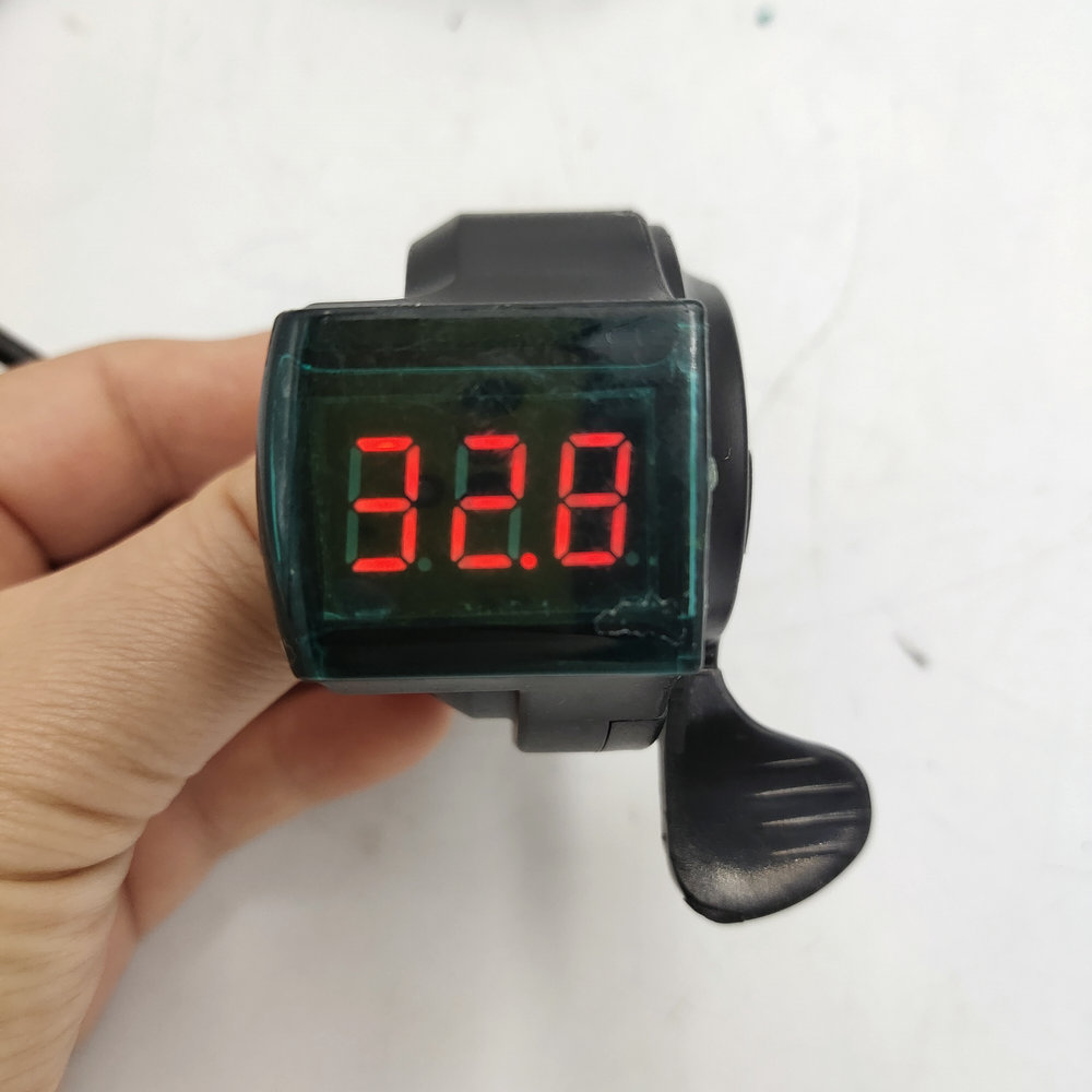 Thumb Finger Shifter Throttle+Digital Display Accelerator 12-100v Universal Electric Bike Scooter Parts Tricycle Battery Voltage Indicator
Thumb Finger Shifter Throttle+Digital Display Accelerator 12-100v Universal Electric Bike Scooter Parts Tricycle Battery Voltage Indicator