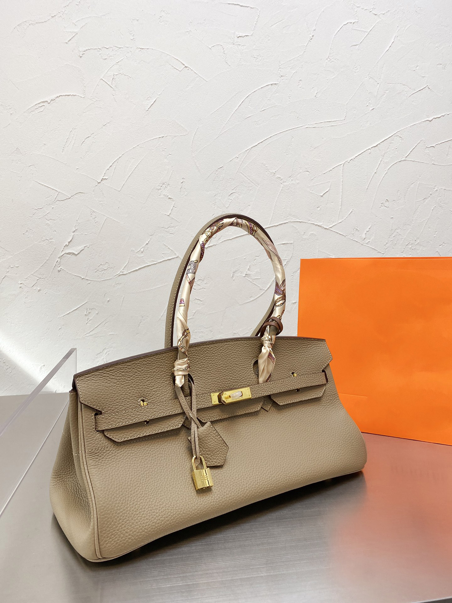 Designer Handbags Women's luxurys Bag fashion brik shoulder size 42*23cm, Dark khaki
Designer Handbags Women's luxurys Bag fashion brik shoulder size 42*23cm, Dark khaki